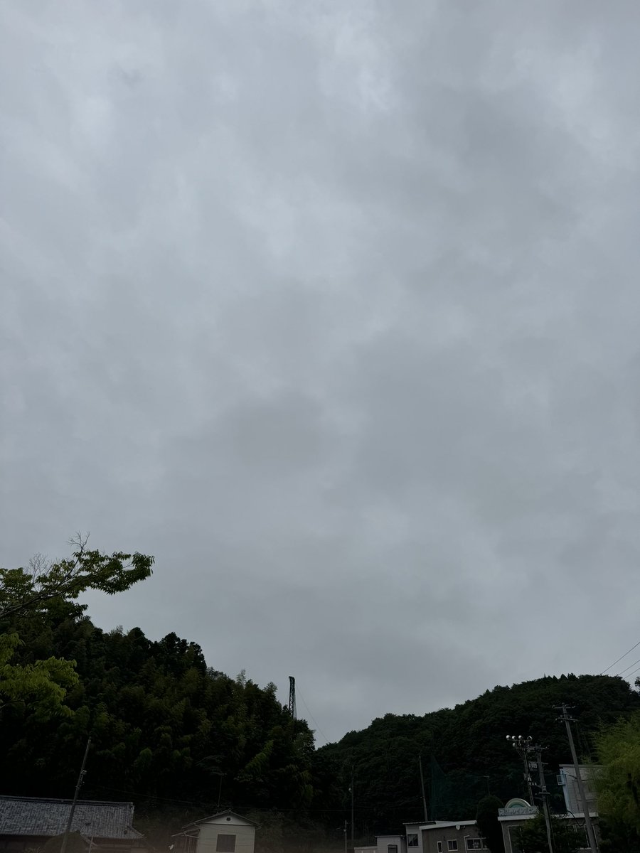 scrum03906's tweet photo. おはようございます。
10:30の下船尾の天気です。

雨が降ってきました。
来週はもっと天気が崩れるようですね。

湿度が高いのが苦手なので
はやく梅雨が明けてほしいです。
#空ネット #企業公式が毎朝地元の天気を言い合う #いわき市 #福島県  #スクラム建設 https://t.co/mNyGODs0MV