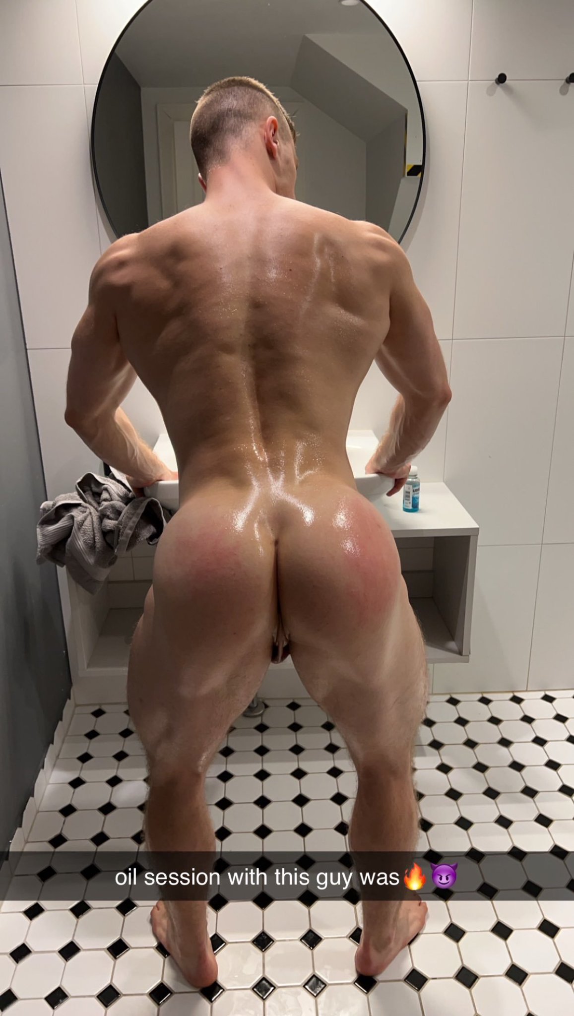 𝙋𝙤𝙧𝙣𝙈𝙚𝙙𝙞𝙖  в X: «☆○o｡..:*Ǥᖇ〇ᗰƗ*:..｡o○☆ My gym bro helped me to  oil up after workout 😈. Follow: @gromiburja Videos in my telegram🔥⬇️  t.colO2UctUx9l More videos at: ⤵️ t.coboFuKQE3WI ➡️🔄  ➡️♥️ hxg Limited