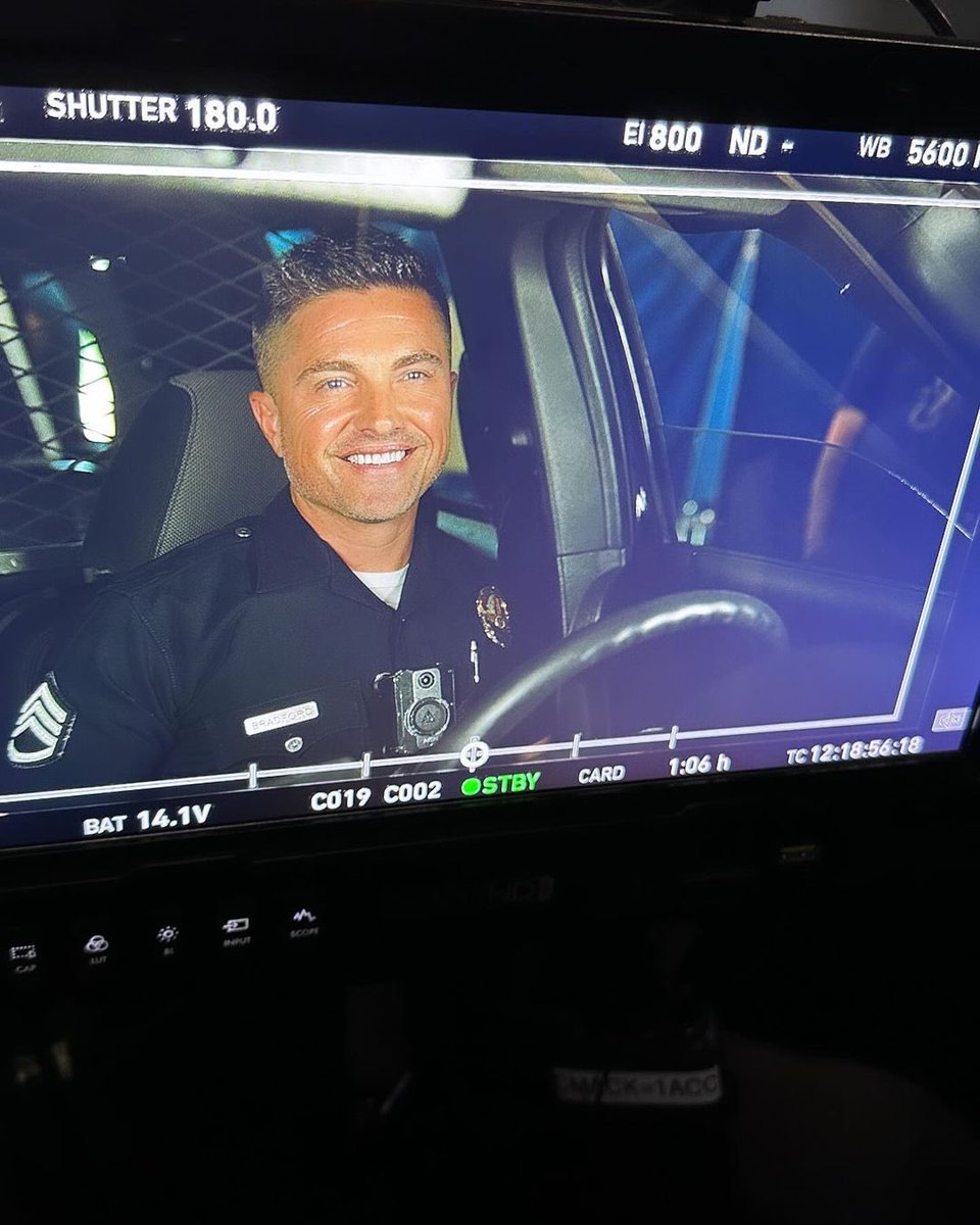TheRookieBTS's tweet photo. BTS 📸 | Eric Winter via Instagram [06.27.24]

— Out on these streets in the heat puttin in that pod car work! Little BTS on what it looks like to the real world. @therookie #streetsofla #bradford #patrol #therookie https://t.co/Zt9MTtGaO2