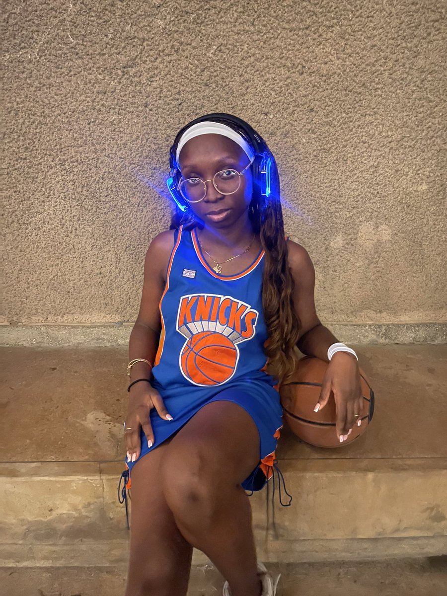 browneye_d's tweet image. Defending justice one case at a time, in court and on the court⛹🏽‍♀️👩🏽‍⚖️💖
Final Year Week Day 4: Costume Day

I just had to do two costumes😅

#fyw #finalyear #finalyearweek🎓 #finalyearweekunilag