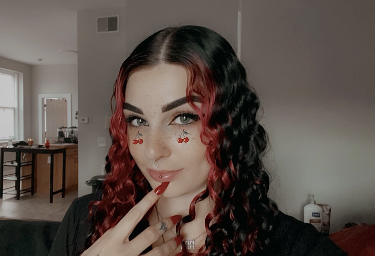 thickfilbaee's tweet photo. Sweet like cherry 🍒 https://t.co/1jeRlqXMz7