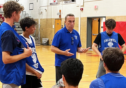 Chattermeister's tweet photo. Hoops teams part of busy summer ⁦@jchsboyshoops⁩ ⁦@Bengal_Hoops⁩ ⁦@mikepassero3⁩ ⁦@coachsoz⁩ ⁦@lorenzo_sozio⁩ ⁦@JBernsteinHS⁩ ⁦@bcarrnjsports1⁩ ⁦@NANNPHOTO51⁩ ⁦@CoachRobPetoia⁩ ⁦@Marco__Sozio⁩ https://t.co/rTmFds1U99 https://t.co/p2iImKrXJT