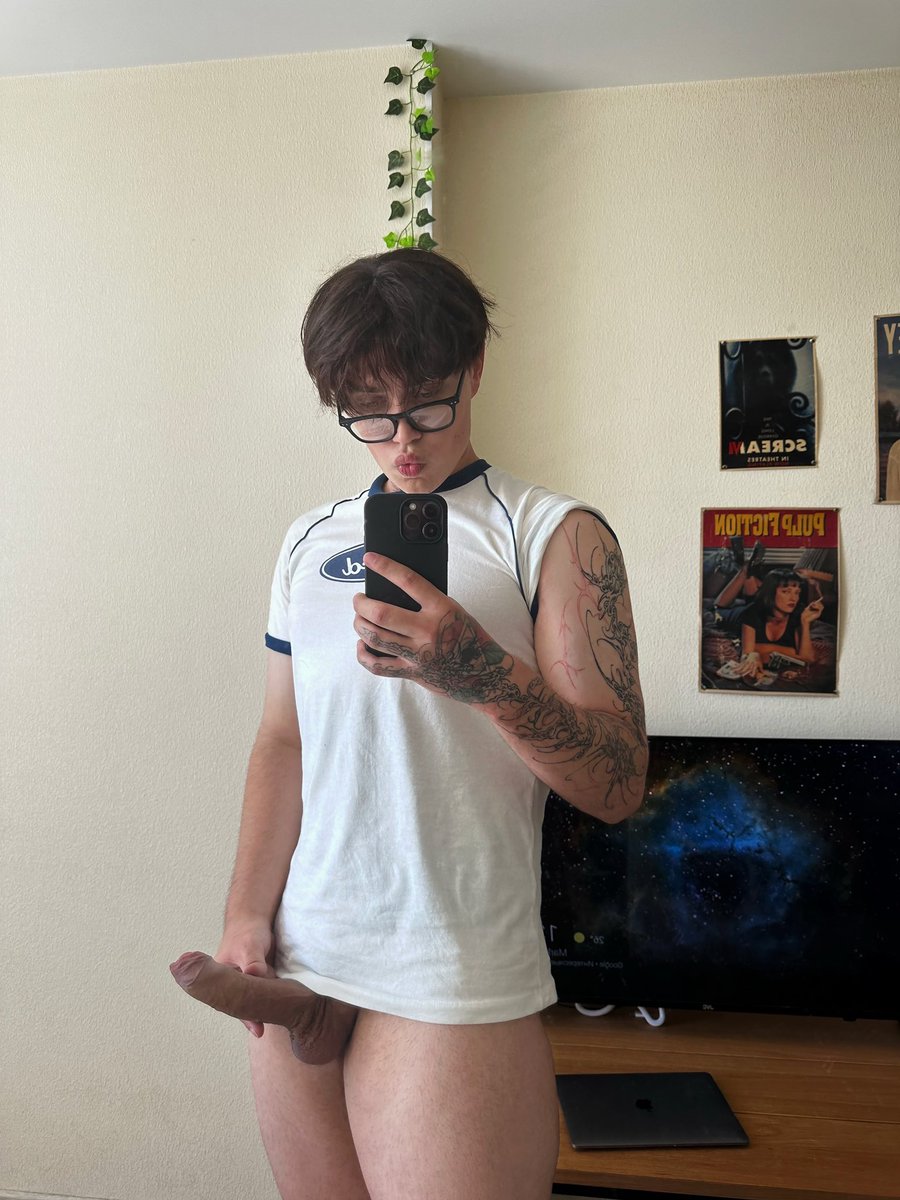 pashanottwink's tweet photo. Guys I think it’s a little too thick… https://t.co/Q2FOBxTINs