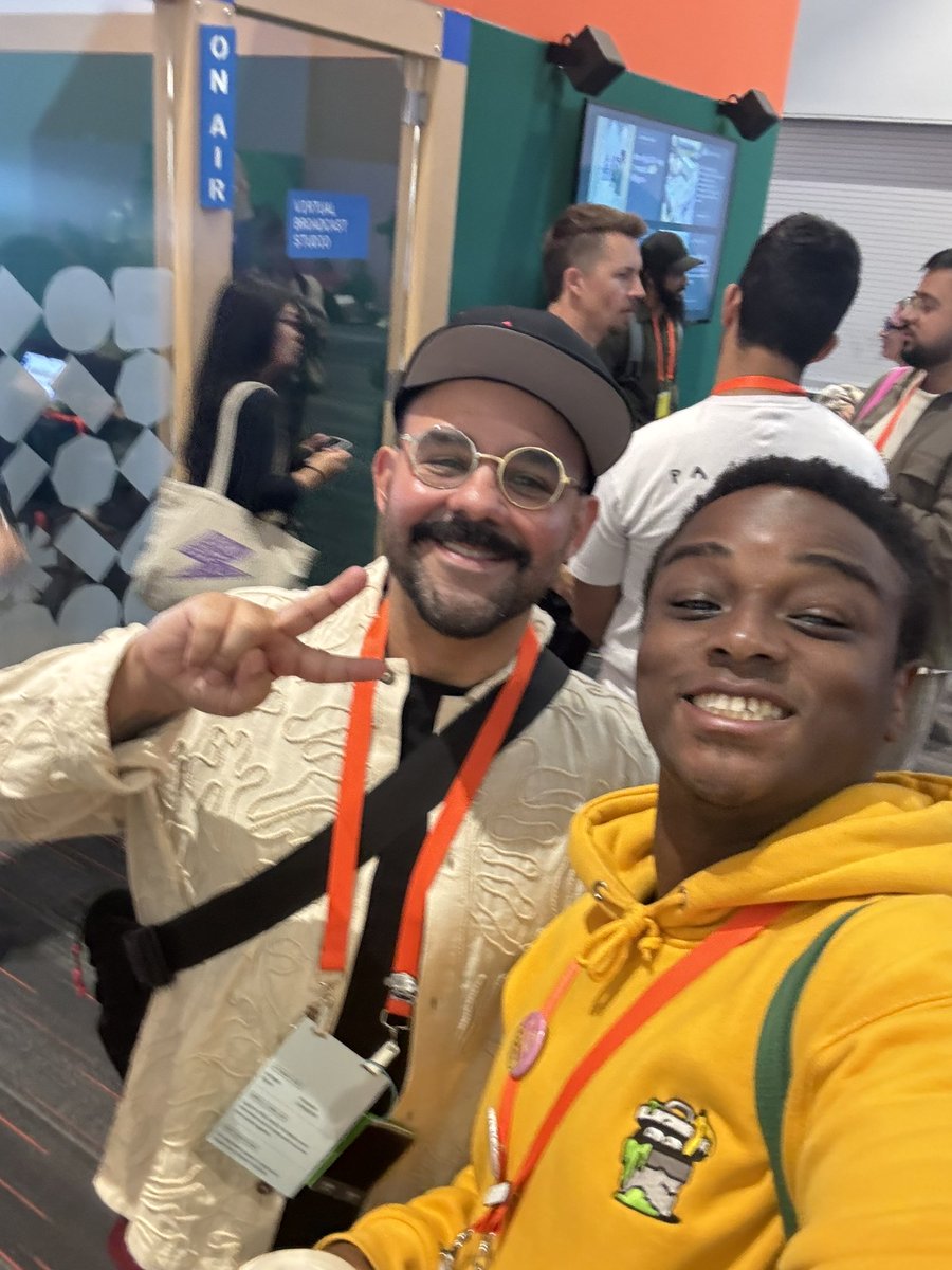 mubarak_marafa's tweet photo. Don’t mean to stoke the flames of anyone’s FOMO but #Config2024  is absolutely BANGIN’. Got to meet @zoink AND @miggi?! Absolutely wild. Love this mini @GoodnotesApp Design offsite 💛 https://t.co/s4XlViRwfe