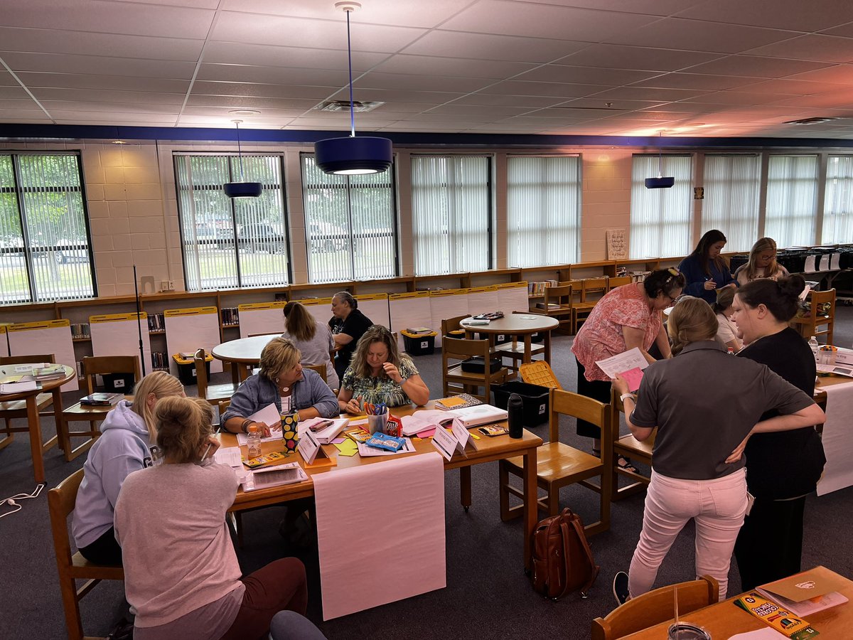 RCS_STEM's tweet photo. That’s a wrap! 3 weeks of science institutes w/ the best of the best! So proud of these teachers that sacrificed time to deepen their content knowledge &amp; increase student learning w/ high leverage instructional strategies. It’s going to be a phenomenal year! @rucoschools https://t.co/t4yoK6EZhM