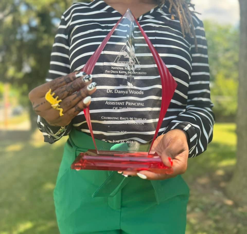 LetsGoDrWoods's tweet image. Thanks Rho Chapter of #phideltakappa Sorority for naming me ‘24 Asst Principal of the Year. This award reflects the dedication of educators who've shaped my journey over 12 yrs. 

Edu is more than a job—it’s a calling to collectively nurture and empower the next generation.
