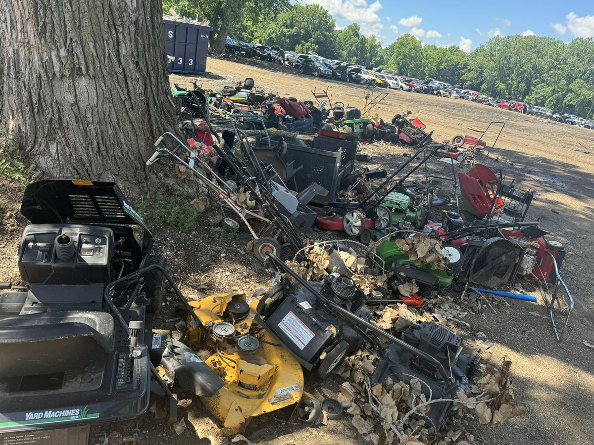 PaulsAutoSB's tweet photo. Instead of cars we will be focusing our efforts on selling push mower parts from now on. Let the money roll in! 🤑 https://t.co/EPBl1DiKDC