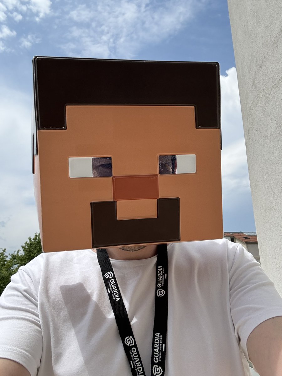 AypierreMc's tweet photo. Content d'avoir participé a la #CiteDesPixels le cast avec @FaresBichard etait legendaire et bravo a tous pour les 71000€ recoltés pour @UNICEF_FR !! https://t.co/rMQNpaQDgd