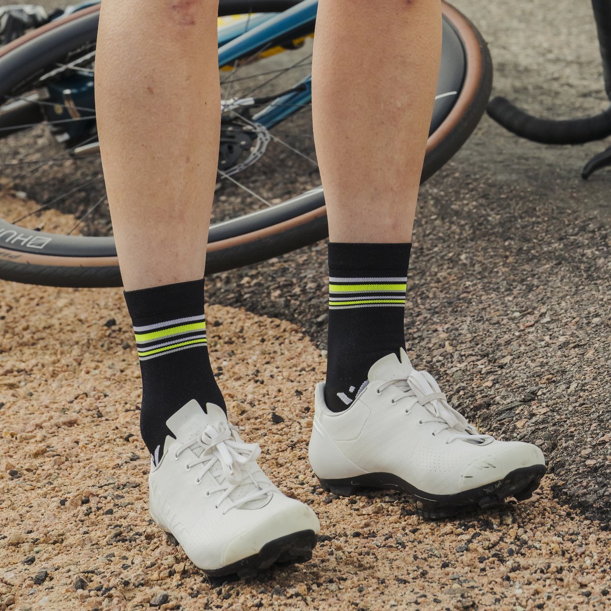 swiftwick's tweet image. Compression Socks 🤝 Cycling

3 Benefits of Wearing Compression Socks on Your Ride:

🚴‍♂️ Reduced Fatigue⁠
🚴‍♂️ Enhanced Muscle Support⁠
🚴‍♂️ Faster Recovery During and After Activity⁠