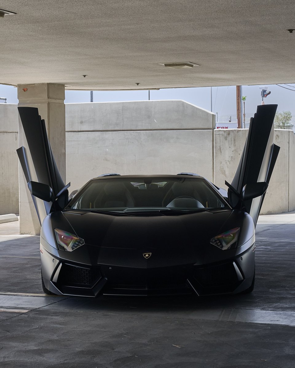 Batman has arrived! 😈🦇

🚨FRESH INVENTORY🚨

2015 Lamborghini Aventador LP700-4 Roadster
Factory Nero Nemesis Matte
Front Axle Lift System
Only 5,179 Miles

Dm For Pricing!
~
💻: vegasautogallery.com
📍: 3055 Palms Centre Drive/5600 West Sahara Avenue