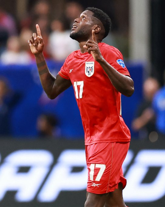 GRHjn_pW0AAWfy8?format=jpg&name=small