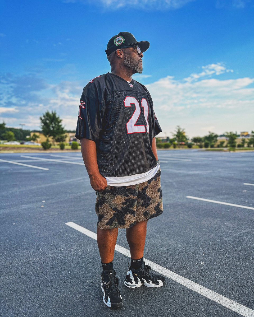 Mr_Miller1's tweet photo. PRIME Reflection Eternalโฆ
Vision is clear, purpose is understood and goals are setโฆ This that calm before the storm, knowing that change is coming..
#MillerApproved
#highlymotivated #lockedin #atlantafalcons #jersey
#deion #deionsanders #primetime #coachprime #trainertuesday #nike #swoosh #nikediamondturf #nikemax #niketraining #niketrainingclub #snkrskickcheck #snkrsliveheatingup #nicekicks #sneakerhead #todayskicks #nikeairdtmax96 @nike #nikeairmax #kicks @DeionSanders @nike #ootd #menwithstyle