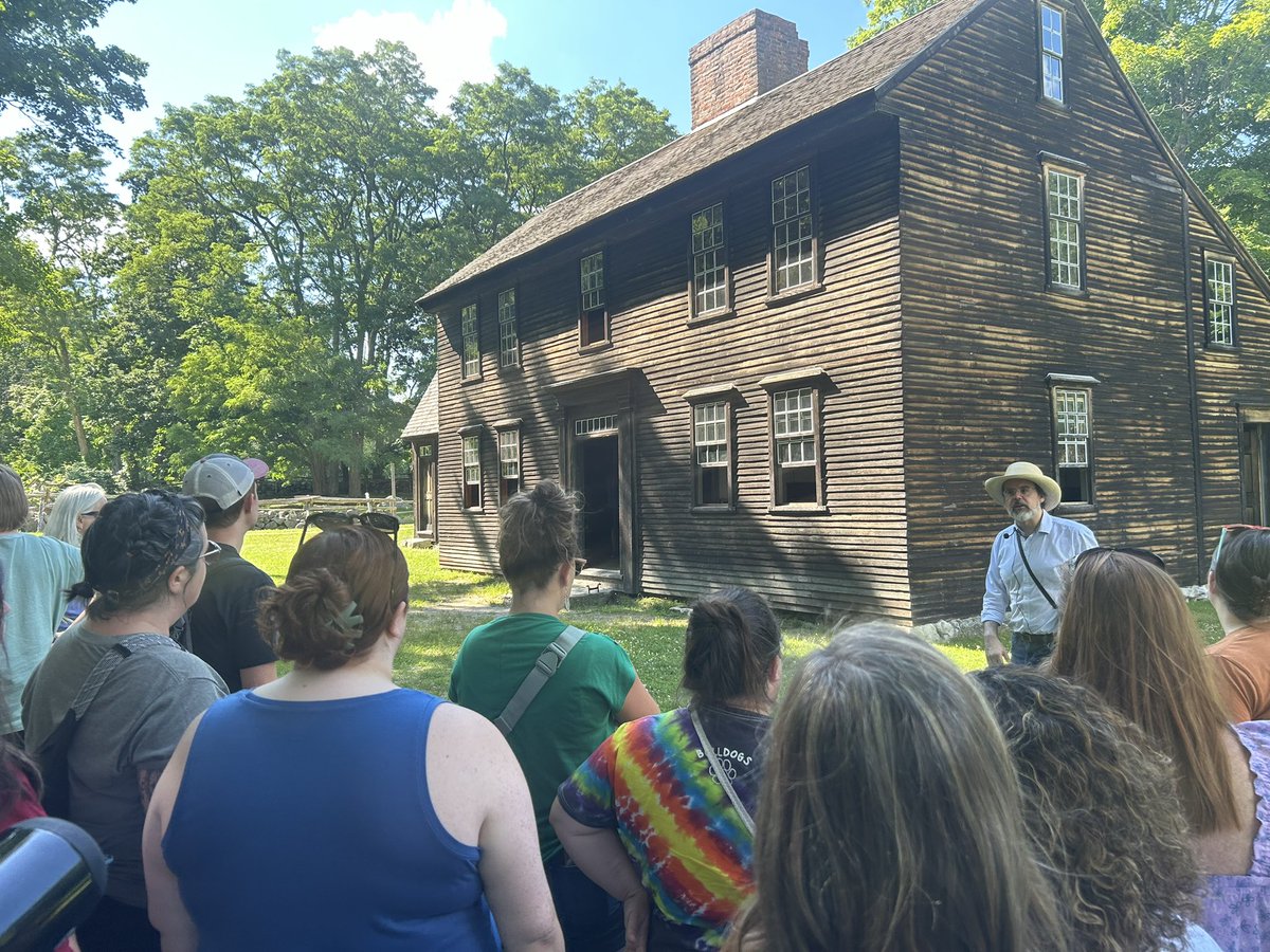 Connie López tweet media