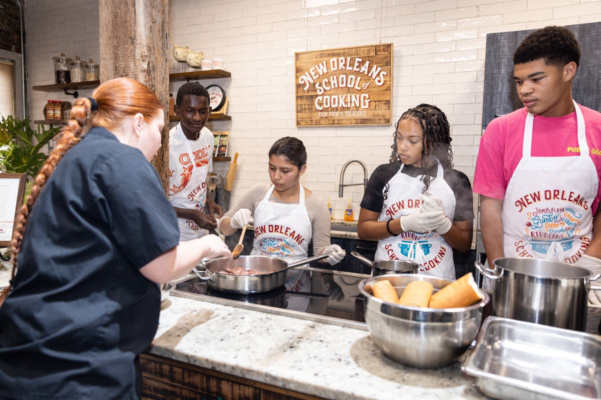 New Orleans Saints (@saints) on Twitter photo Today <a href="/juwanplease/">Juwan Johnson</a> spent time with local youth at the New Orleans School of Cooking where they made pasta and bread pudding 👨🍳 Today <a href="/juwanplease/">Juwan Johnson</a> spent time with local youth at the New Orleans School of Cooking where they made pasta and bread pudding 👨🍳
