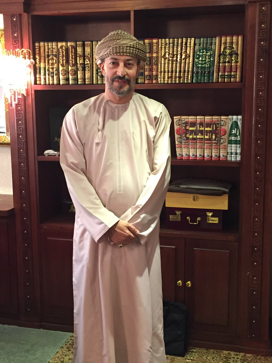 alhadad1111's tweet photo. إنا لله وإنا إليه راجعون،

بقلوب مؤمنة بقضاء الله وقدره، وبمشاعر مليئة بالحزن والأسى،  ننعى صديقنا وحبيبنا السيد عبدالله بن حمد الذي رحل عن دنيانا.
لقد كان رحمة الله عليه مثالاً للصداقة الحقيقية والوفاء، عاش حياته مفعماً بالحب والاحترام والتفاني لكل من حوله.  عرفناه  صادقا وفيا داعما لكل من عرفه 

فقدانك يترك فراغاً كبيراً في قلوبنا. لن ننسى ذكرياتنا الجميلة معك، والأوقات التي قضيناها سوياً.والمواقف التي جمعتنا، فقد كنت نعم الصديق والأخ.

نحن نعلم أن الموت حق، وأن لكل نفس أجل، ولكن الفراق يبقى صعباً ومريراً. ندعو الله أن يتغمدك برحمته الواسعة، وأن يسكنك فسيح جناته، وأن يلهمنا وأهلك وذويك الصبر والسلوان.

وداعاً أيها المحب ، وستبقى في قلوبنا وأرواحنا دائماً، وسنظل نذكرك بالدعاء في كل وقت ،هذه المساحة لا تستوعب كل مشاعرنا ايها العزيز .

إنا لله وإنا إليه راجعون.