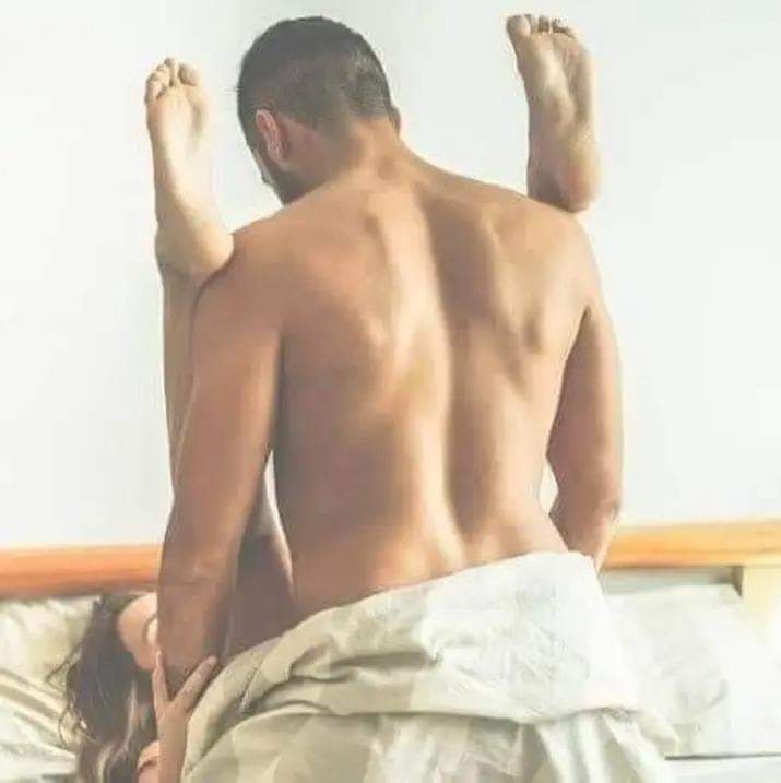 Şuan uyuyamayan canı yarrak isteyen İst'lu evli,dul,bekar ateşli azgın ve doyumsuz bayanlar sanalda veya reelde saatlerce sert sert çatır çatır sikişmek zevkin doruklarına çıkmak isterseniz araç var gelir alırım veya araba fantaziniz varsa hadi arayın no özele açık 0532 051 52 81