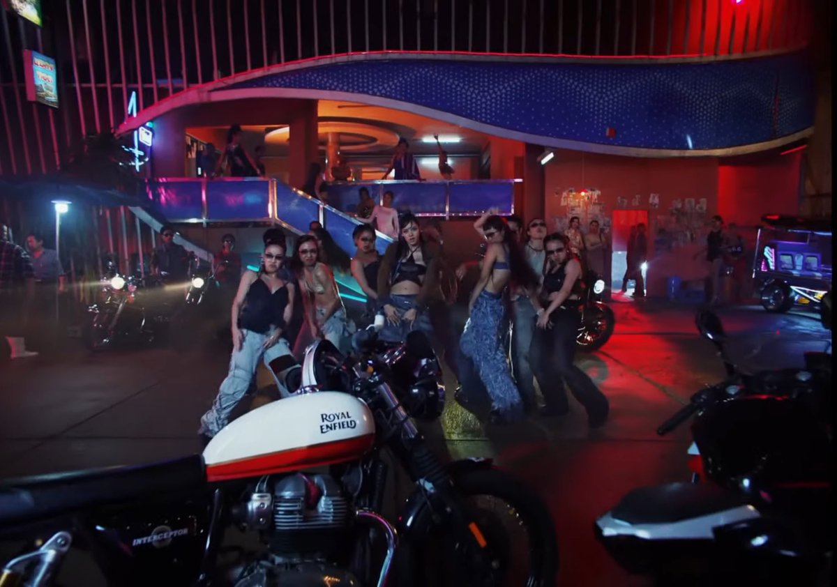 PopBase's tweet photo. Lisa has released the music video to ‘ROCKSTAR.’

Watch: https://t.co/oaikU2k9OF https://t.co/TYrTAbF2Rv