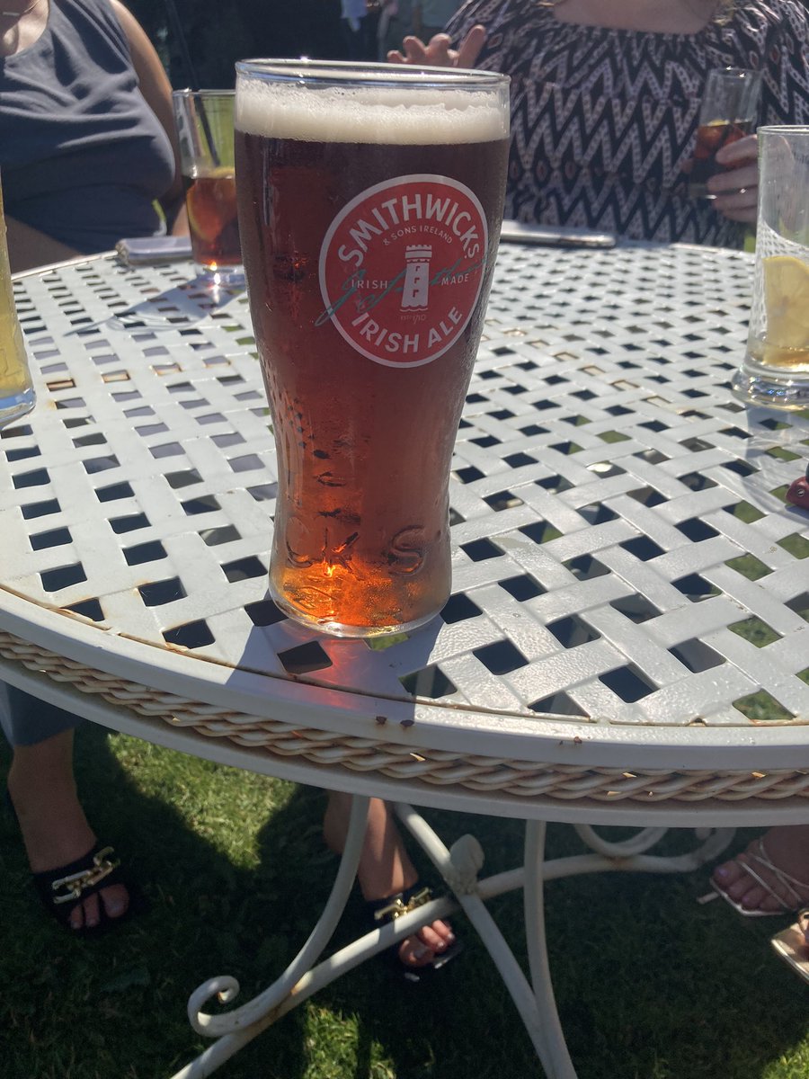 Pint of ale from Ashley Park House near Nenagh, Co. Tipperary. Pint was weirdly not pulled to the top of the glass. A decent pint, no real stand out characteristics but no negatives either. Overall just a grand pint 

Rating: 6.5/10