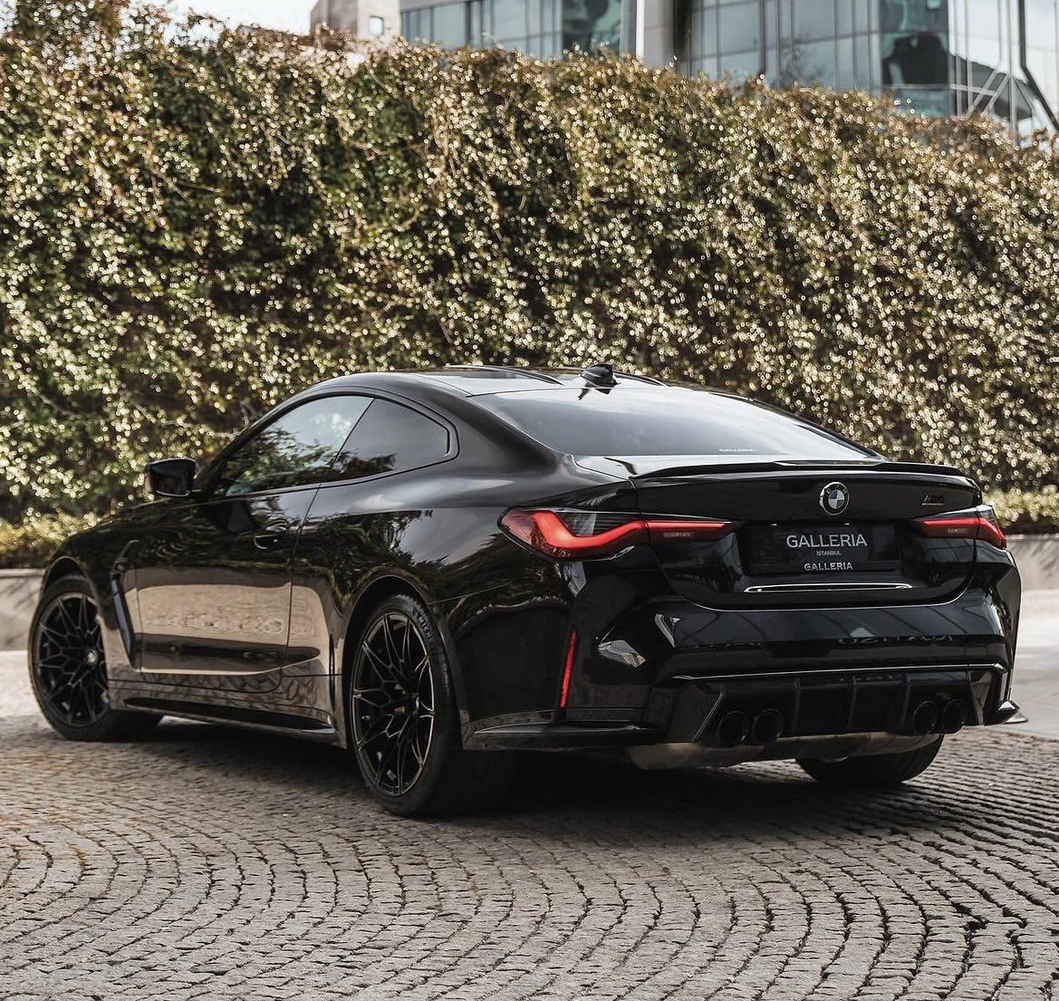 LuxuryCars365's tweet photo. BMW M4 Competition 🔥 https://t.co/CgWgMma80Y