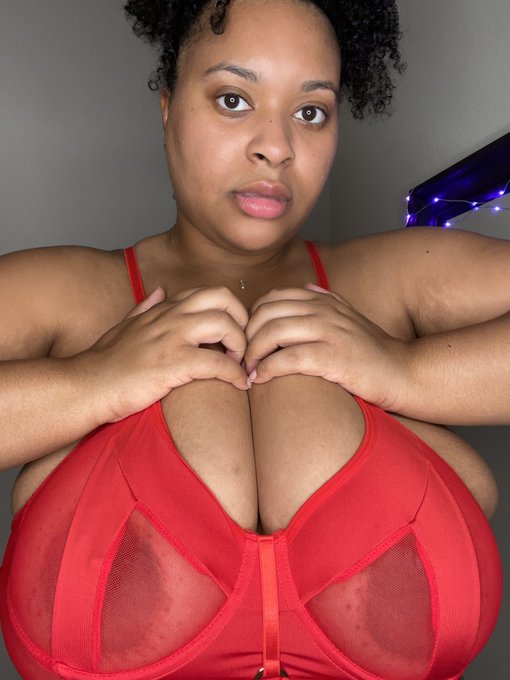 Is red my color? https://t.co/Hm1iXN5fc9