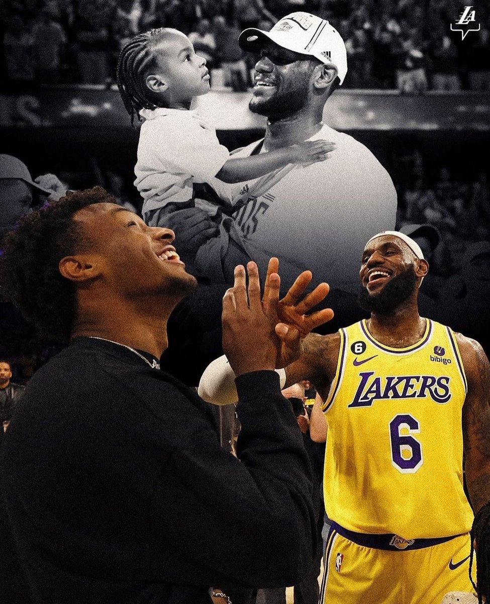 pizarrasportsec's tweet photo. ¡Sueño cumplido! 🏀🫶🏼
Bronny James jugará en los #Lakers con su padre Lebron James. 
#DatoPS 
El 'King' confesó que él se mantenía en forma y entrenaba todos los días para mantenerse en buen ritmo para cumplirle el sueño a su hijo que soñaba con  jugar con el. 
#NBADraft2024 https://t.co/UZnrUcgQy7