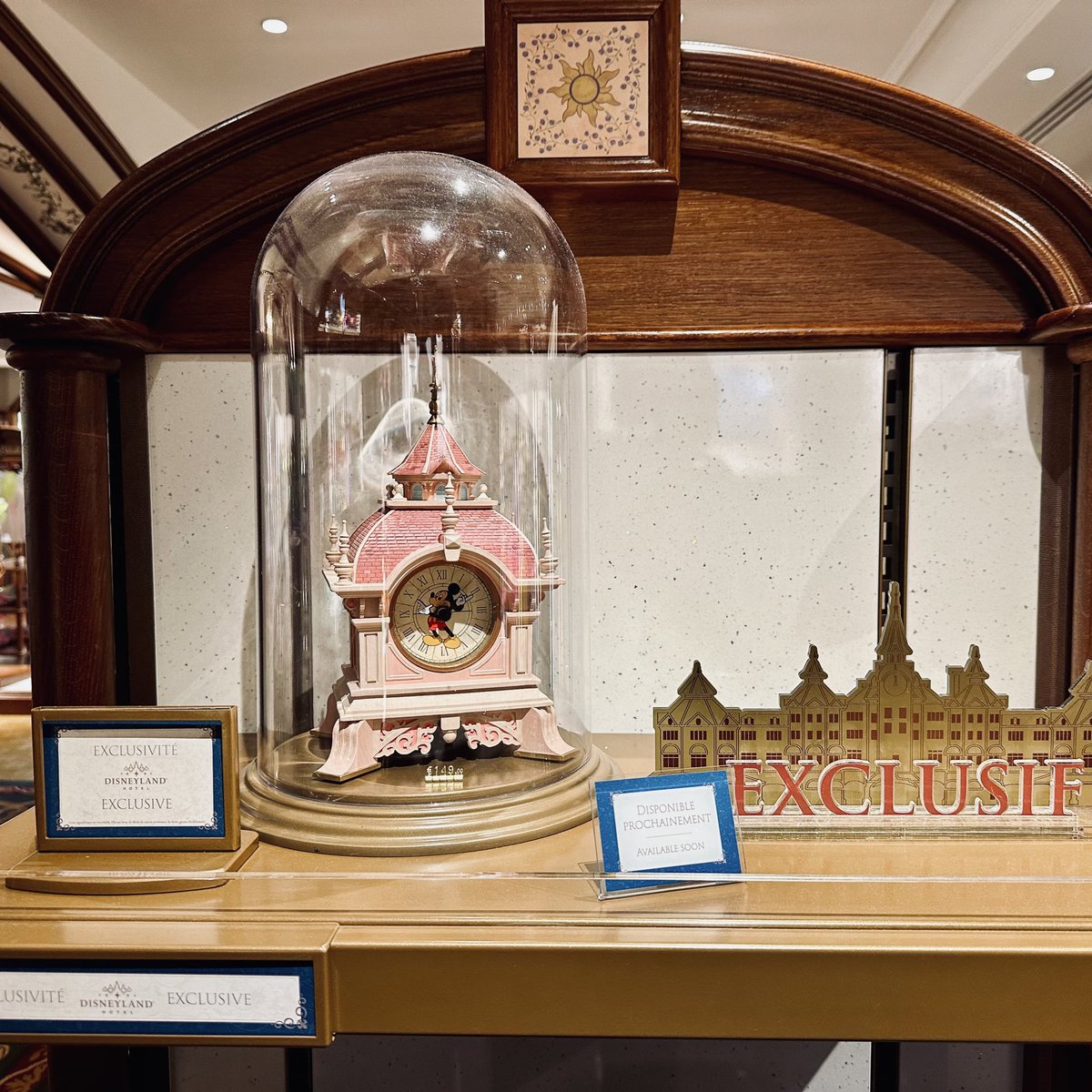 DLPディズニーランドホテルの置き時計も買い方にコツが要る感じでした