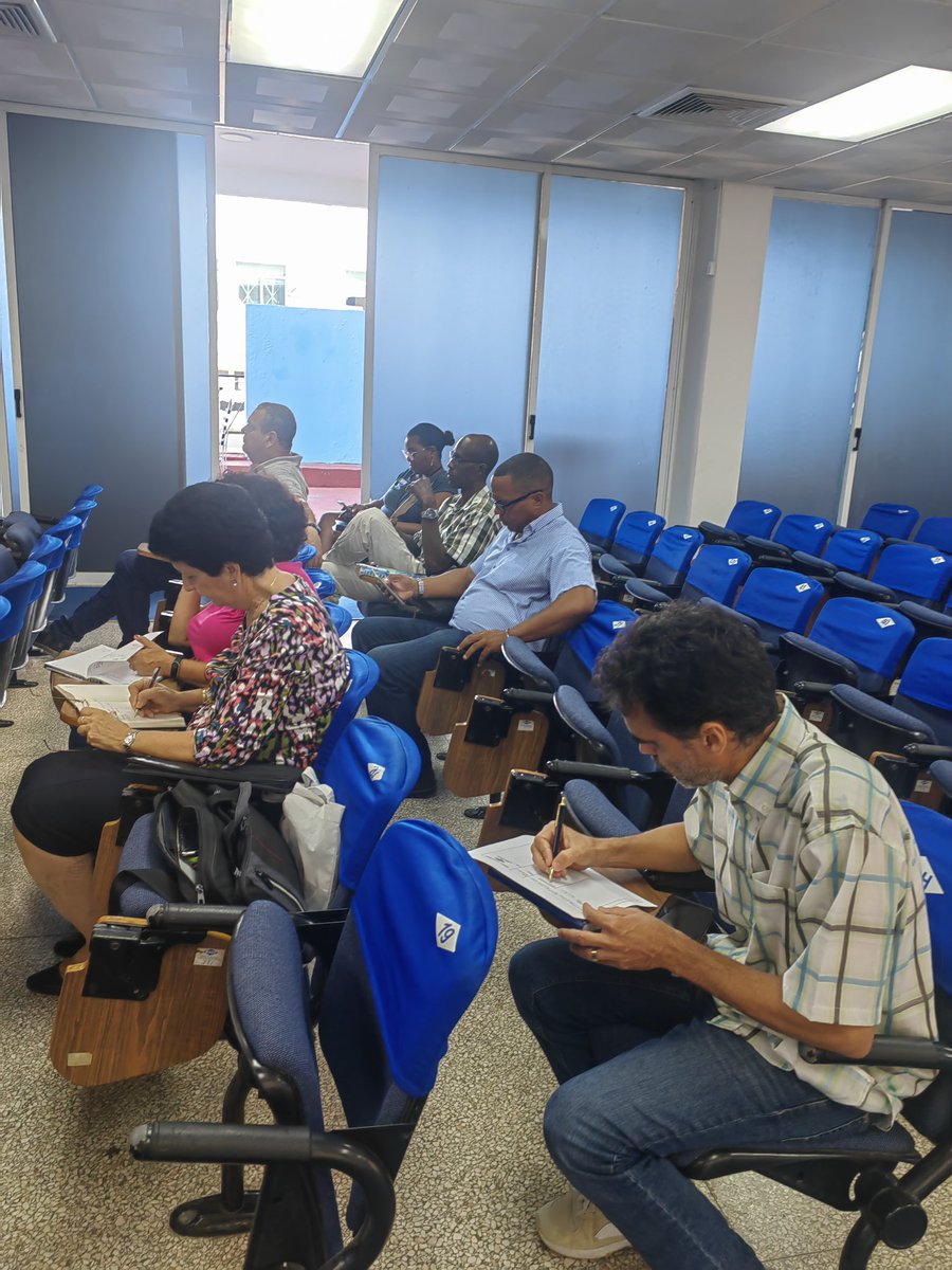 AntonioRdguezR's tweet photo. En el Consejo Tecnico Asesor del #INRHCuba, se presenta por la Dr.C Ing. Yakelin Rodríguez López, perteneciente al Centro de Investigaciones Aplicadas de la #Cujae el trabajo: Gestión Integral de los Recursos Hidraúlicos de una Cuenca #CubaViveYTrabaja #INRHCuba https://t.co/ox07a3mf2c