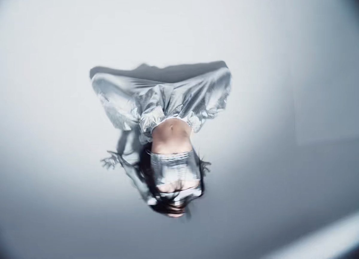 ลิซ่าไม่ใช่แค่ทำถึง ทำเกินไปด้วยซ้ำ