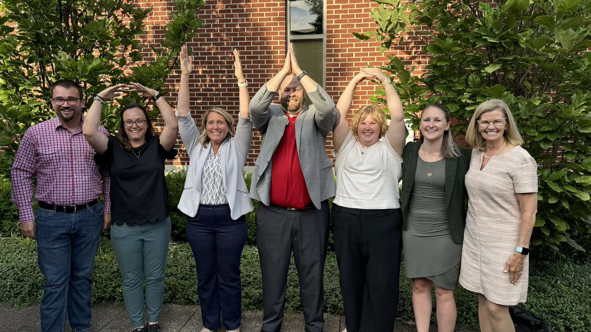 ForrestLang78's tweet image. We finally remembered to grab a picture of the @CFAES_OSU @ACELatOSU team at the @nactateachers conference!
#CFAES #NACTA24 #ACEL