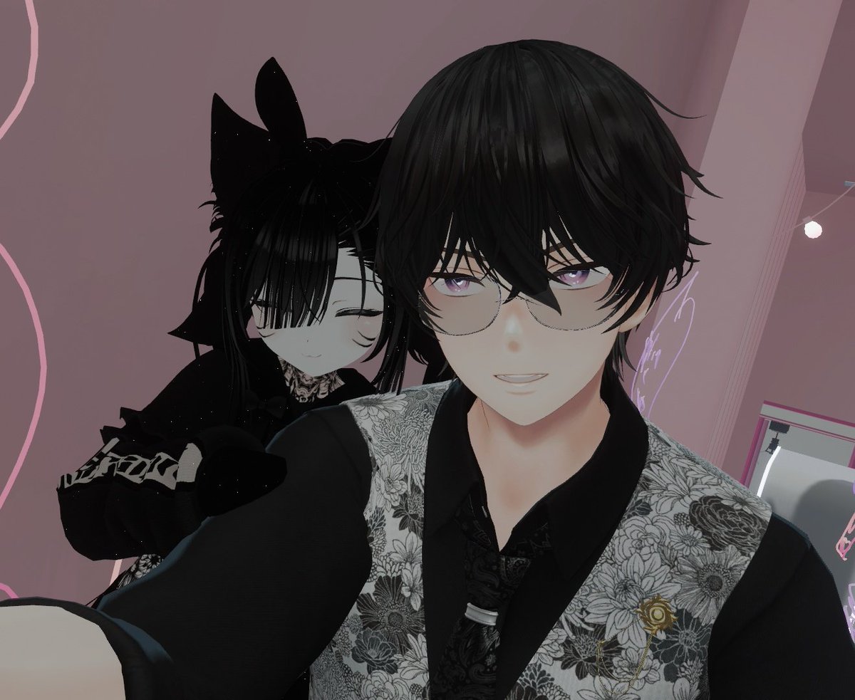 Hahahaha OMG Rae posting VRchat stuff again? This is crazy! 🩷