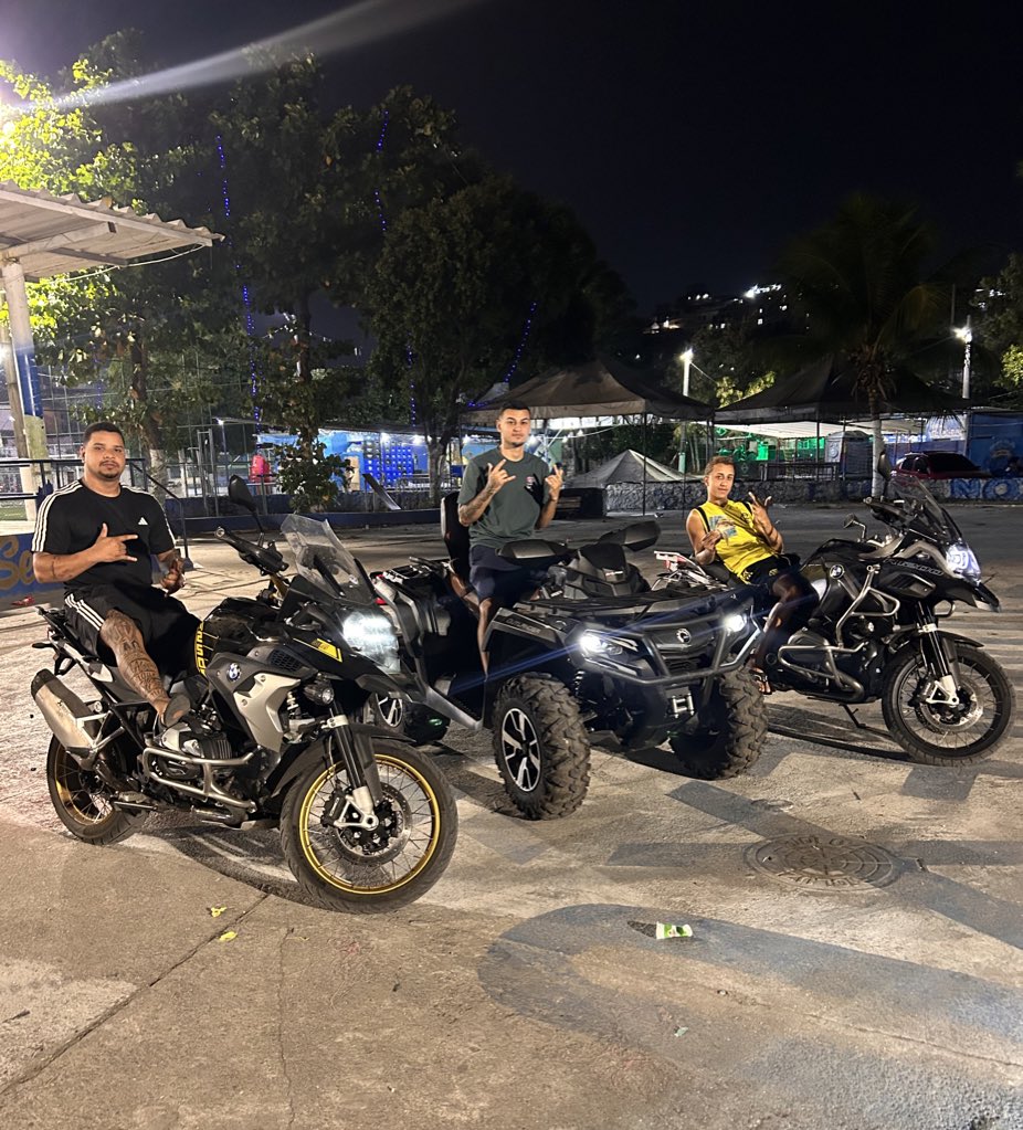 luanfla_33's tweet photo. Boa noite 🤟🏼 https://t.co/0FbTm4pRbj