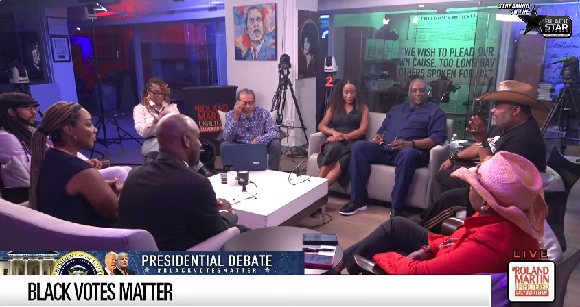 lilwaltjr305's tweet image. Can't get no Blacker than this @rolandsmartin @BlkStarNetwork #PresidentialDebate 
@LVBurke @_EugeneCraig @PoliticsRebekah @EJinAction @nolahaynes_ @ministter @ReecieColbert @AfricanaCarr 
#BlackVotesMatter 
👀👇🏿
youtube.com/live/gmpibcv-t…