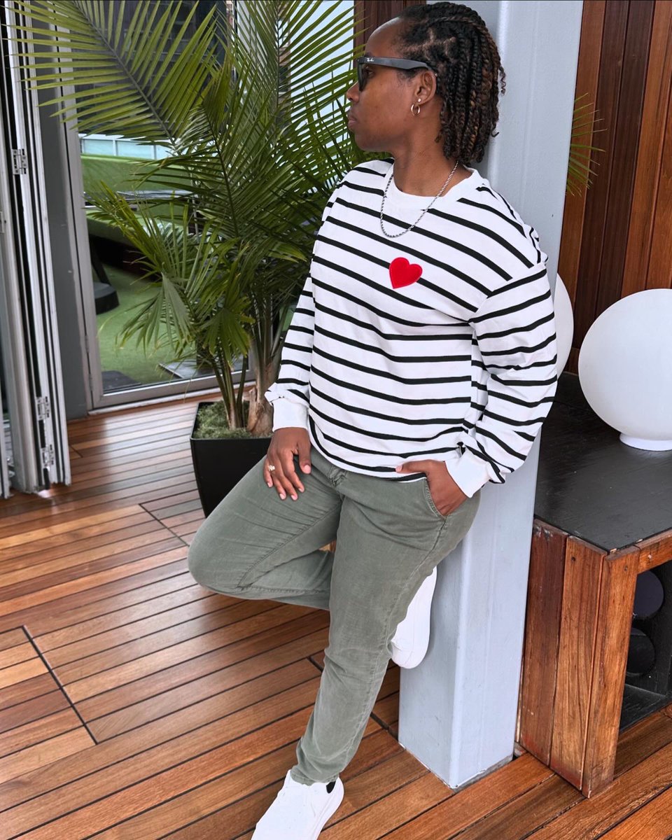 asipofjamison's tweet photo. Nuttin. Just out here Livin’ my life like I’m supposed to. 😎✌🏾👋🏾✨♥️ https://t.co/EpeKIwjk54