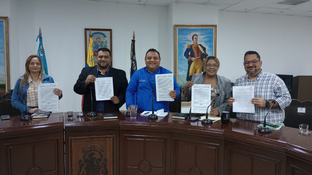 CARLOSMANLEAL's tweet photo. #27Jun | Hoy quedó sancionada en segunda discusión la ordenanza de publicidad y propaganda en el Municipio Lagunillas.

Desde el @concejolags Seguimos avanzando en materia de ordenanzas que lleven progreso para todos los lagunillenses.
#CiudadOjeda
#Lagunillas
#GestionyCompromiso https://t.co/R1QLX3F7UL