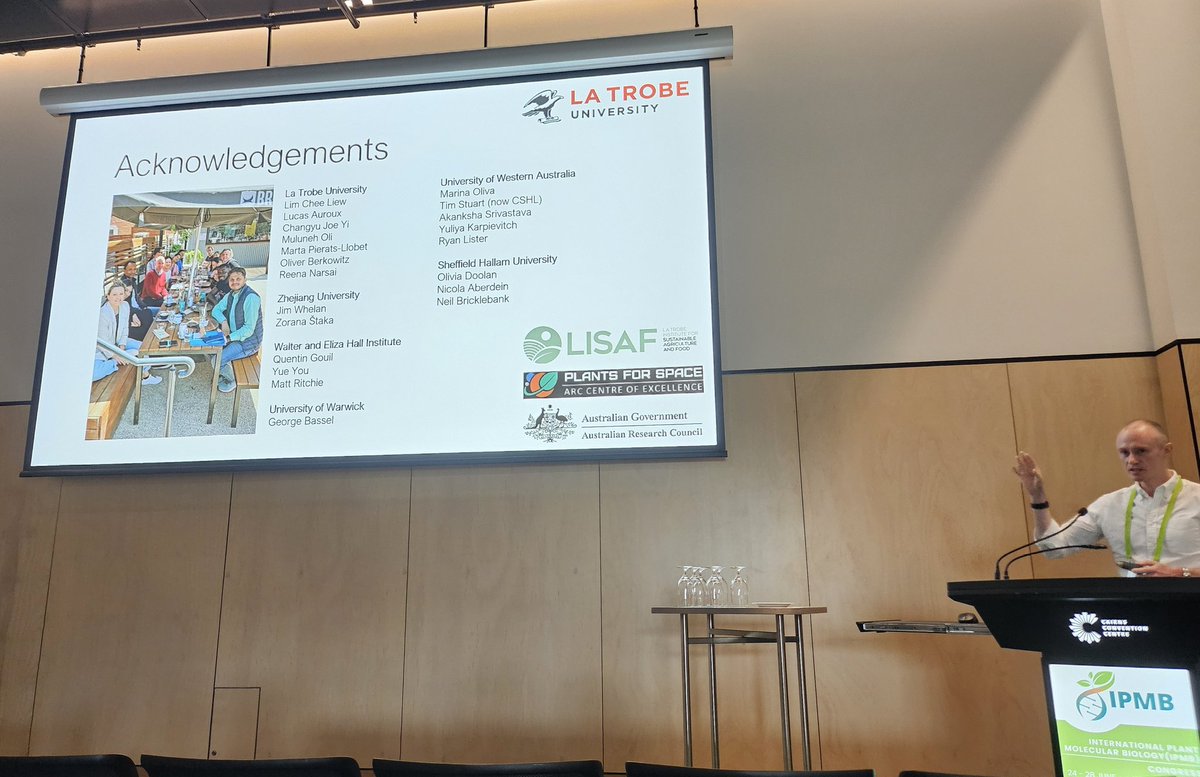 Great start for the "single cell transcriptomics" concurrent session <a href="/ipmb2024/">IPMB2024</a> by <a href="/lewseylab/">lewsey lab</a> <a href="/SABE_latrobe/">La Trobe Agriculture, Biomedicine & Environment</a> on cell transcriptional states are dynamic during germination