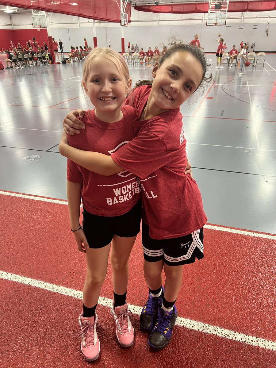 andrewpac55's tweet photo. Huge shoutout to @coach12davis and the @gracecollegewbb team for making Sadie’s first overnight camp a great experience!  She’s already making plans for next year! https://t.co/KRqK0Q1jeG