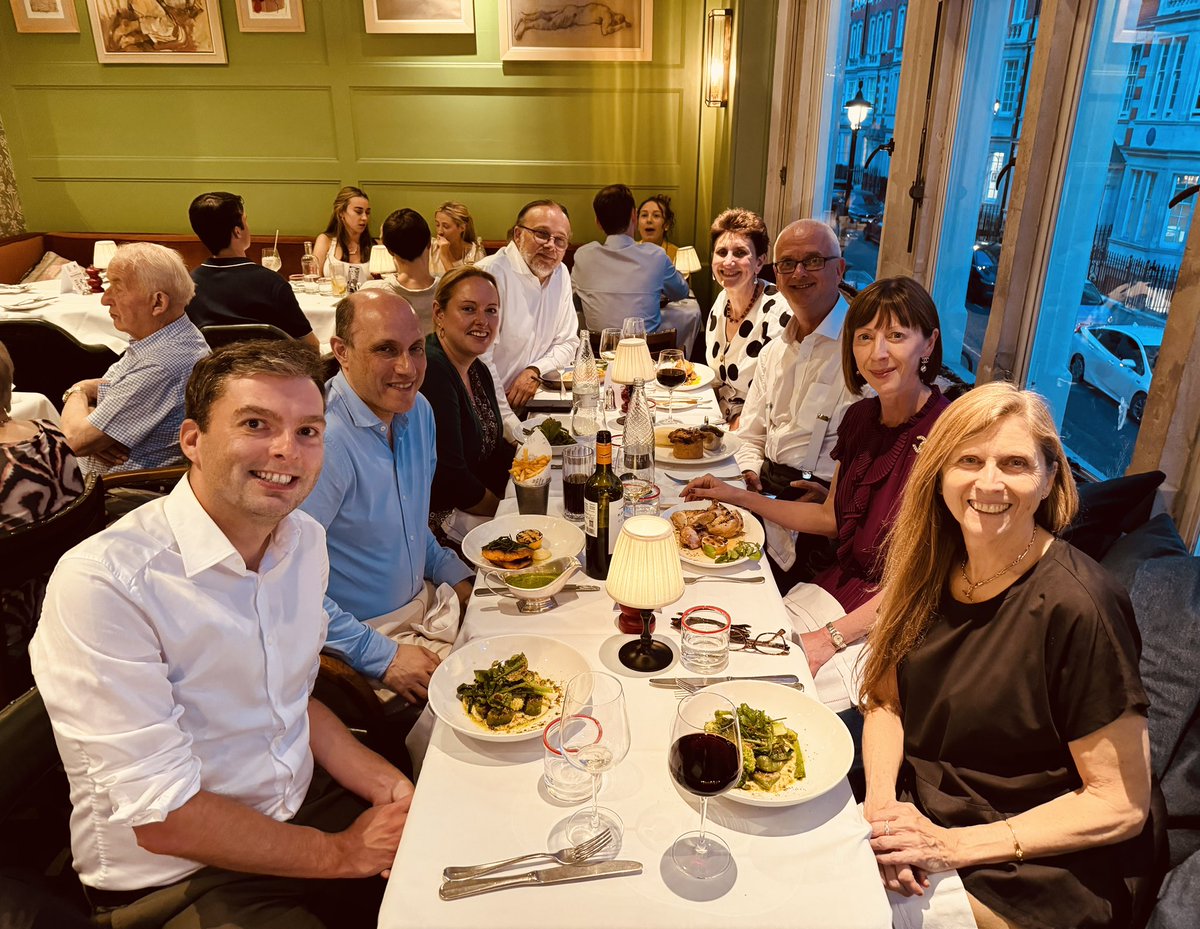 Huge privilege last night to moderate a panel of wonderful speakers talking about experiences of cohabitation reform in Australia, Scotland, Ireland &amp; elsewhere; the shape reform may take in E&amp;W; &amp; views of <a href="/ResFamilyLaw/">Resolution</a> members &amp; Cohab Cttee. So exciting that change is coming👏🏻