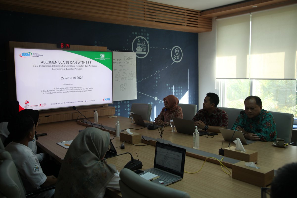 BPISDKP's tweet photo. Asesmen Ulang dan Witness Laboratorium Kualitas Perairan oleh Asesor KAN yang dilaksanakan selama 2 hari tanggal 27 - 28 Juni di BPISDKP.
#25TahunKKP #SailBeyondwithBlueEconomy #2024KKPBeyond #SaktiWahyuTrenggono #PusdatinKKP #BPISDKP #InFoMarFish #SpatialisSPecial https://t.co/49A7FwRbRy
