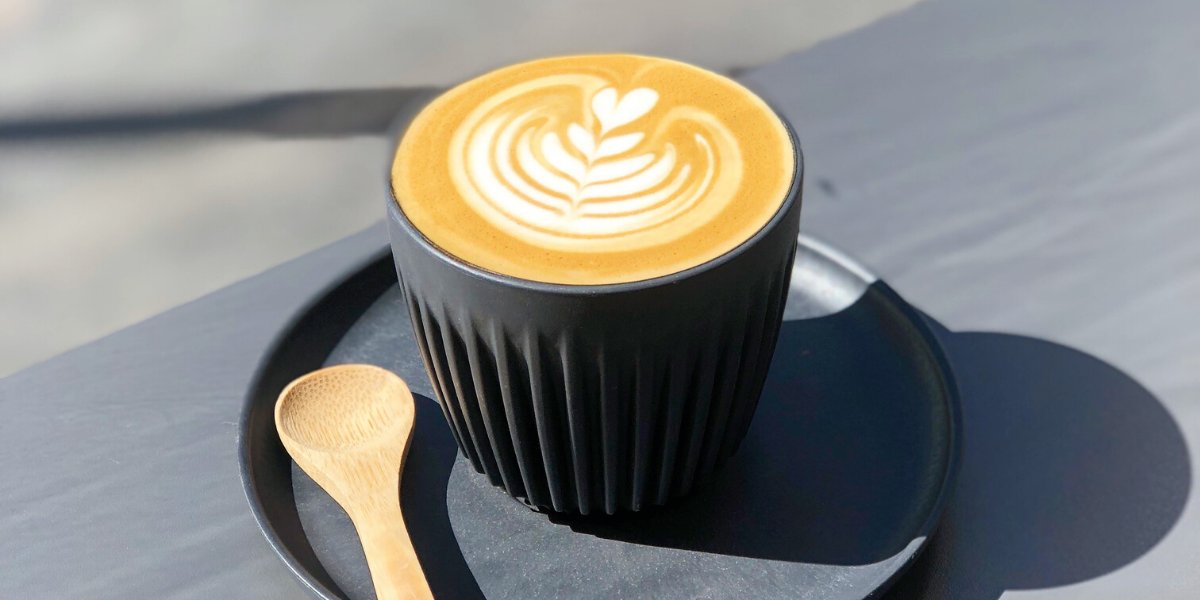 WolfysBar's tweet photo. Don't miss out on Wolfy's Bar's bestselling Latte! Satisfy your caffeine cravings with our delicious 'Regular' option. #WolfysBar #LatteLove #Bestseller #CoffeeCravings 🙌 https://t.co/psWA65EApe https://t.co/hp7sDKwWJX