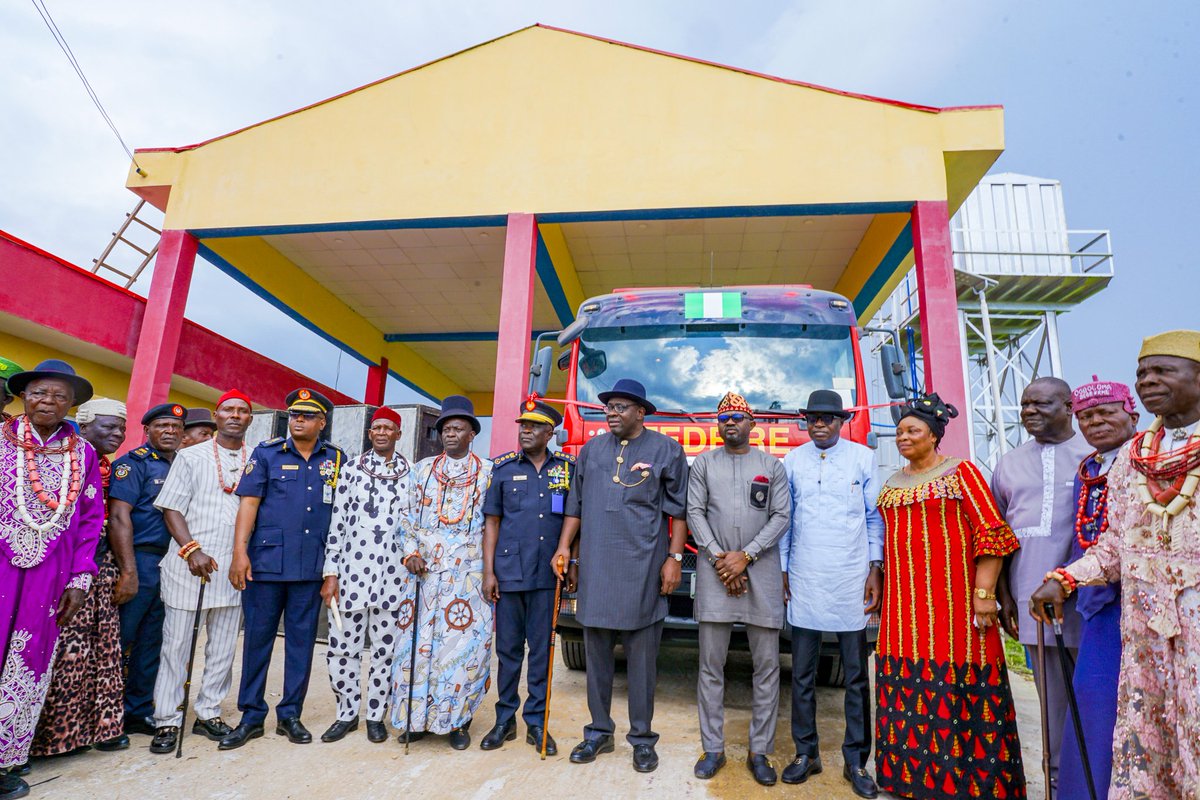 Olubunmi Tunji-Ojo (@btoofficial) on Twitter photo I was at Toru-Orua community in Sagbama Local Government Area of Bayelsa State yesterday to commission the fire station and fire truck donated by Sen. <a href="/iamHSDickson/">Henry Seriake Dickson</a>.
The project, being part of his constituency projects, is a thoughtful gesture by the former Governor in ensuring I was at Toru-Orua community in Sagbama Local Government Area of Bayelsa State yesterday to commission the fire station and fire truck donated by Sen. <a href="/iamHSDickson/">Henry Seriake Dickson</a>.
The project, being part of his constituency projects, is a thoughtful gesture by the former Governor in ensuring