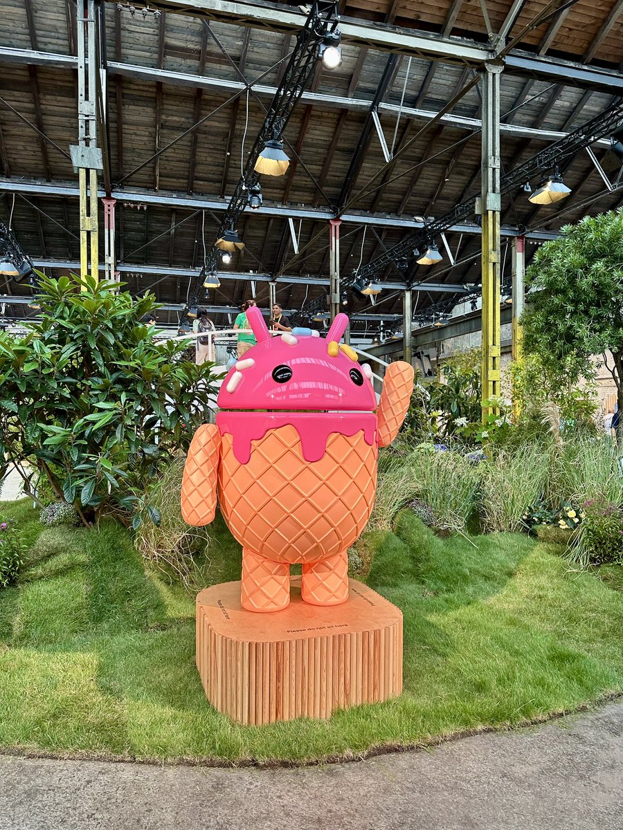 faridaelchuzade's tweet photo. Hello there from Google I/O Connect Berlin 🇩🇪🎉

@vivecodes 

@googledevgroups @Google @googlecloud https://t.co/aTuOeXoC5m