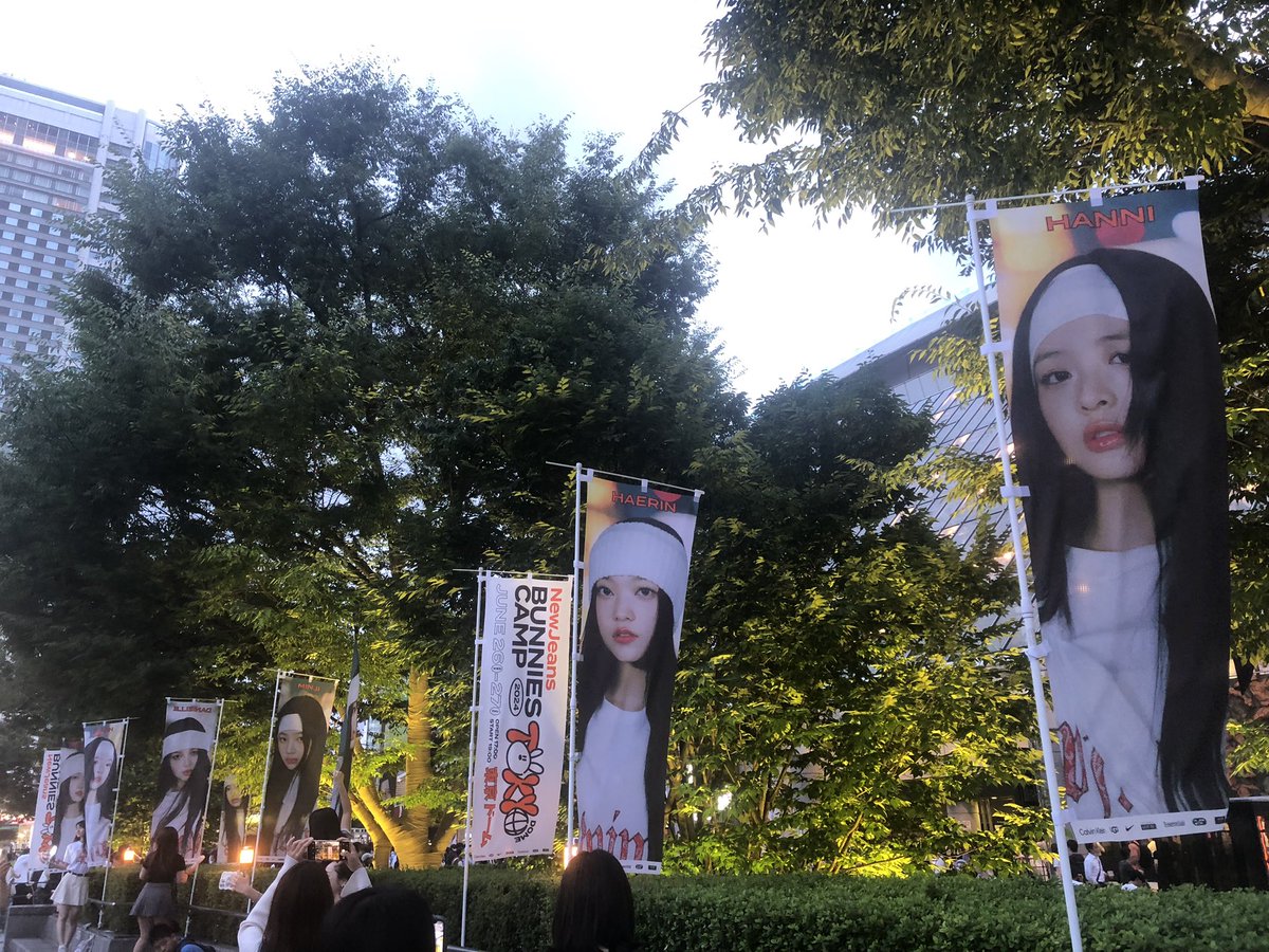 tapipitan's tweet photo. はー余韻🥺本当に日本で初単独？ってくらいの熱狂で
ヨジャドルなのに黄色い声援飛びまくってたり野外フェス並に踊り狂ってるおじさんがいたり聖子ちゃん流れれば掛け声も完璧にこなしててバニズ最高でした🥺
メンバーたちもいろいろ乗り越えて素敵なパフォーマンスをありがとう https://t.co/3b7ZuHryr9