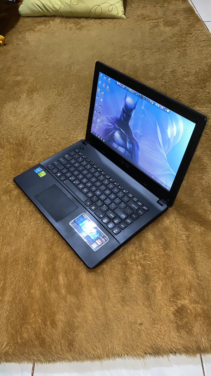 DIJUAL LAPTOP

Asus X450CC Dual VGA
Processor Intel Core i3-3217U 1.8Ghz
Ram 8GB 
SSD 128GB
HDD 500GB
Intel HD Graphics 4000
Nvidia Geforce GT 720M (2GB)
Layar 14 inch
1 USB 3.0
1 USB 2.0
HDMI Port
VGA Port
Windows 10 Pro 64-bit

Harga Rp. 2.450.000’ (NO MINUS  🔥)
