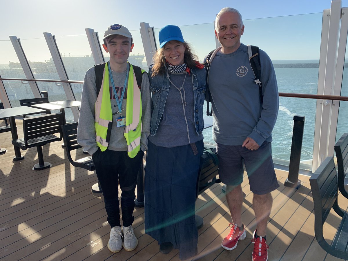 sarchsmodlangs's tweet photo. …and we’re off! Fabulous start to the trip with an early ferry 😃 More time to enjoy in France! Très bien! 🇫🇷👏🏻 @SARCHSofficial https://t.co/N0DIQ2tSqx