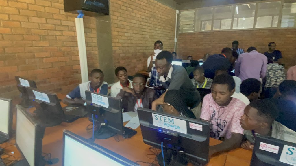 KeneEzeala's tweet image. Together, we are making a difference and paving the way for a brighter, more technologically advanced future.

#Junetech #Burundi #TechEducation #FutureInnovators #Blockchain #EmpowerYouth