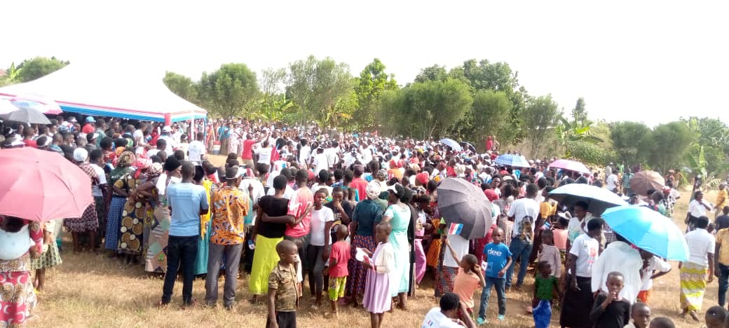 ishiraniro's tweet image. #kabeza cel #rilimasector Niko kagali katangiye igikorwa cyo kwamamaza umukandinda wumuryango #FPRinkotanyi #PK bwambere mutugali two #muburasiraziba hose bishimira ibyo bagezeho muriyi myaka 7 ishize