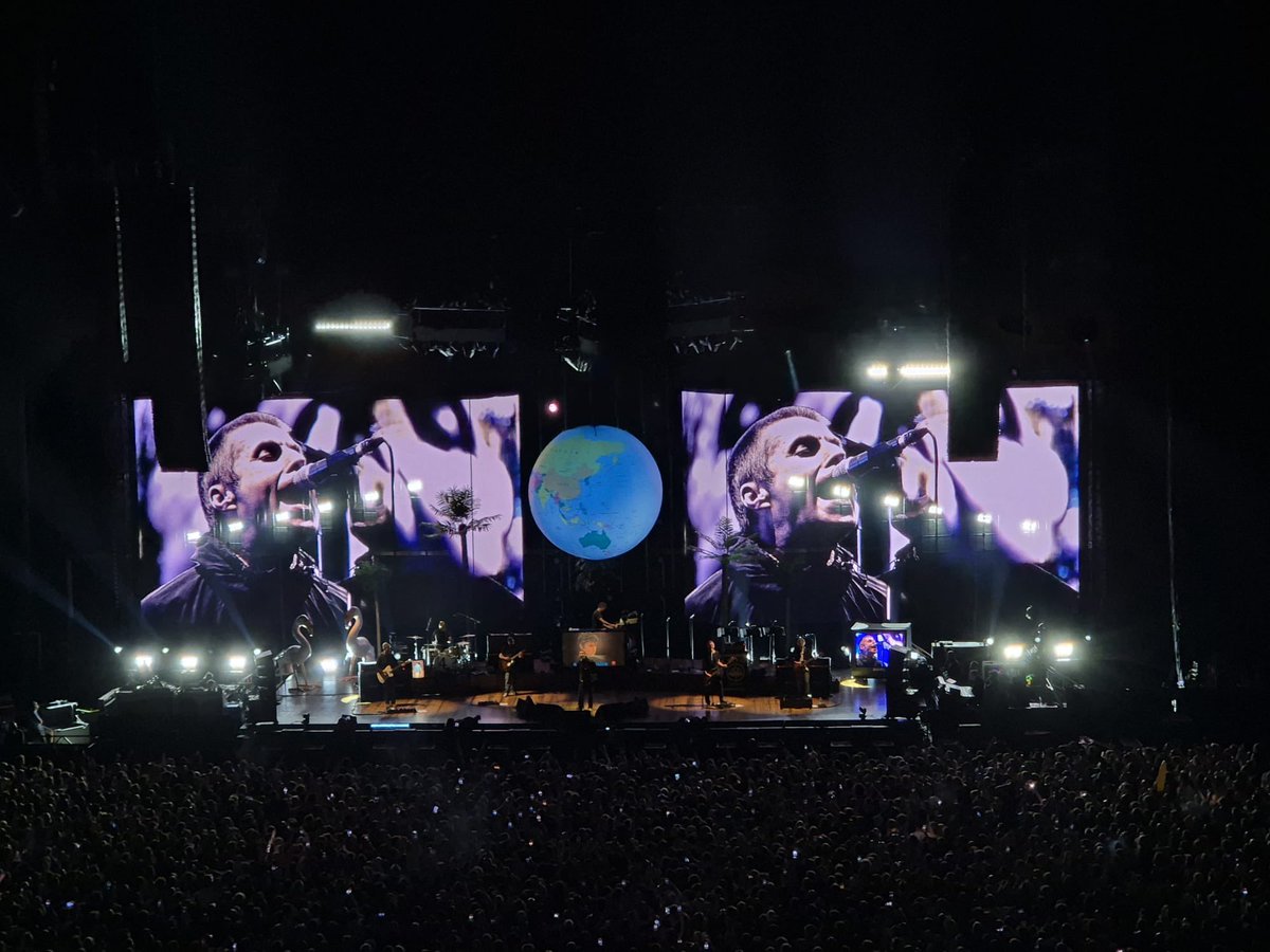 LED_1982's tweet image. The world does actually revolve him. @liamgallagher you were amazing! Singing slide away live with you will never be topped. @TheCoopLive 💯 #DefinitelyMaybe30 #oasis #Manchester