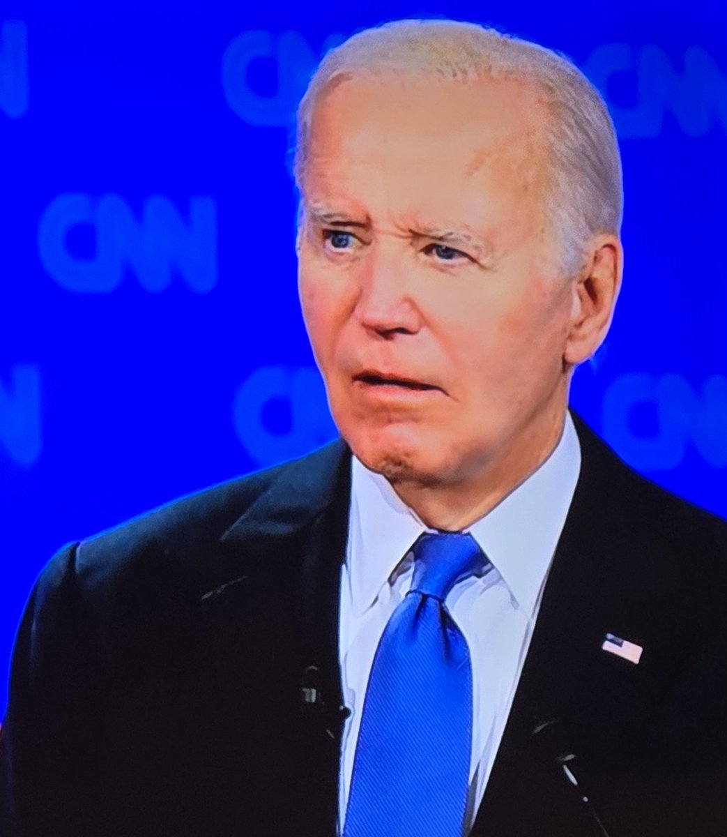 Wally2397's tweet photo. Biden is clearly off his meds and mumbling nonsense again. https://t.co/3P0CbunEf4
