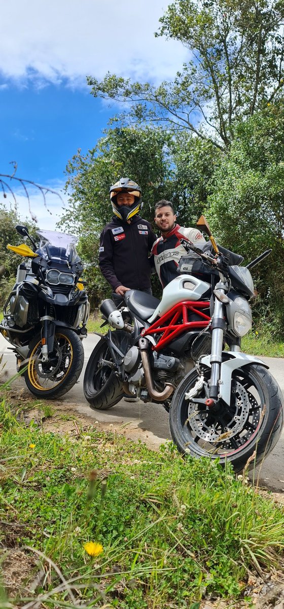 Jueves de rodada ! #ducati #bmw1200