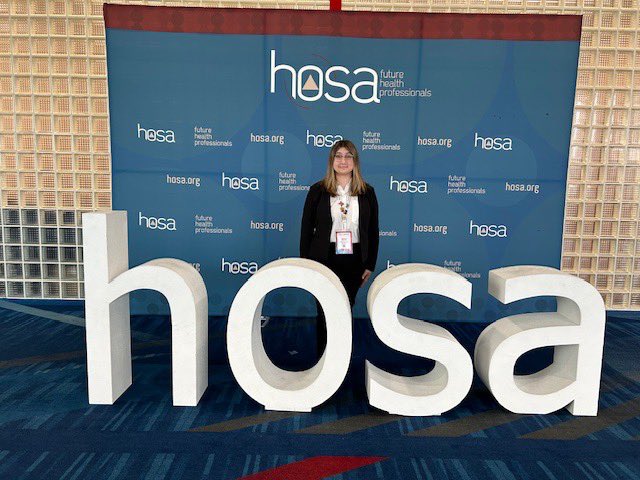 TimberlandHOSA's tweet photo. Great job with the Medical Spelling event today!  Anna did not make it to round 2 but she has the drive to try again next year!! Now go get some pins!!!  🥳 https://t.co/8vva9OrJAt